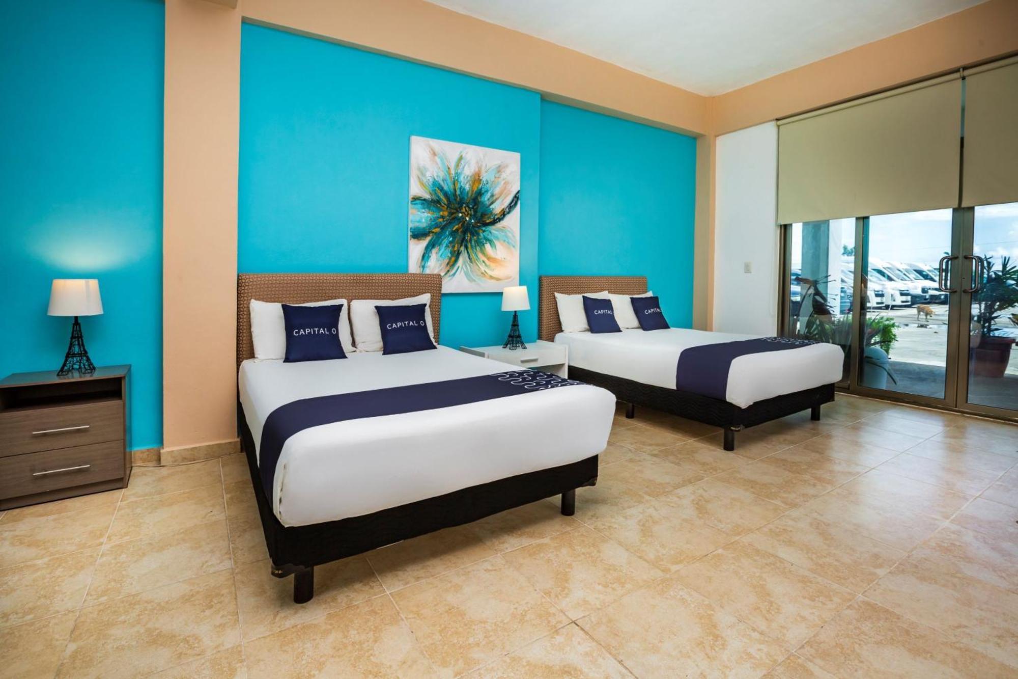 Capital O Cancun International Airport 24 7 Eksteriør billede